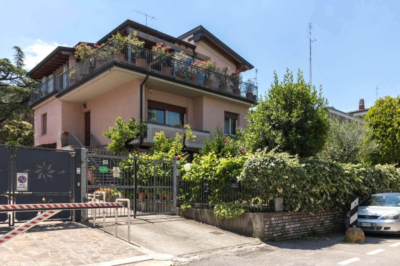 Appartamento Frank Ronyo Desenzano del Garda Esterno foto
