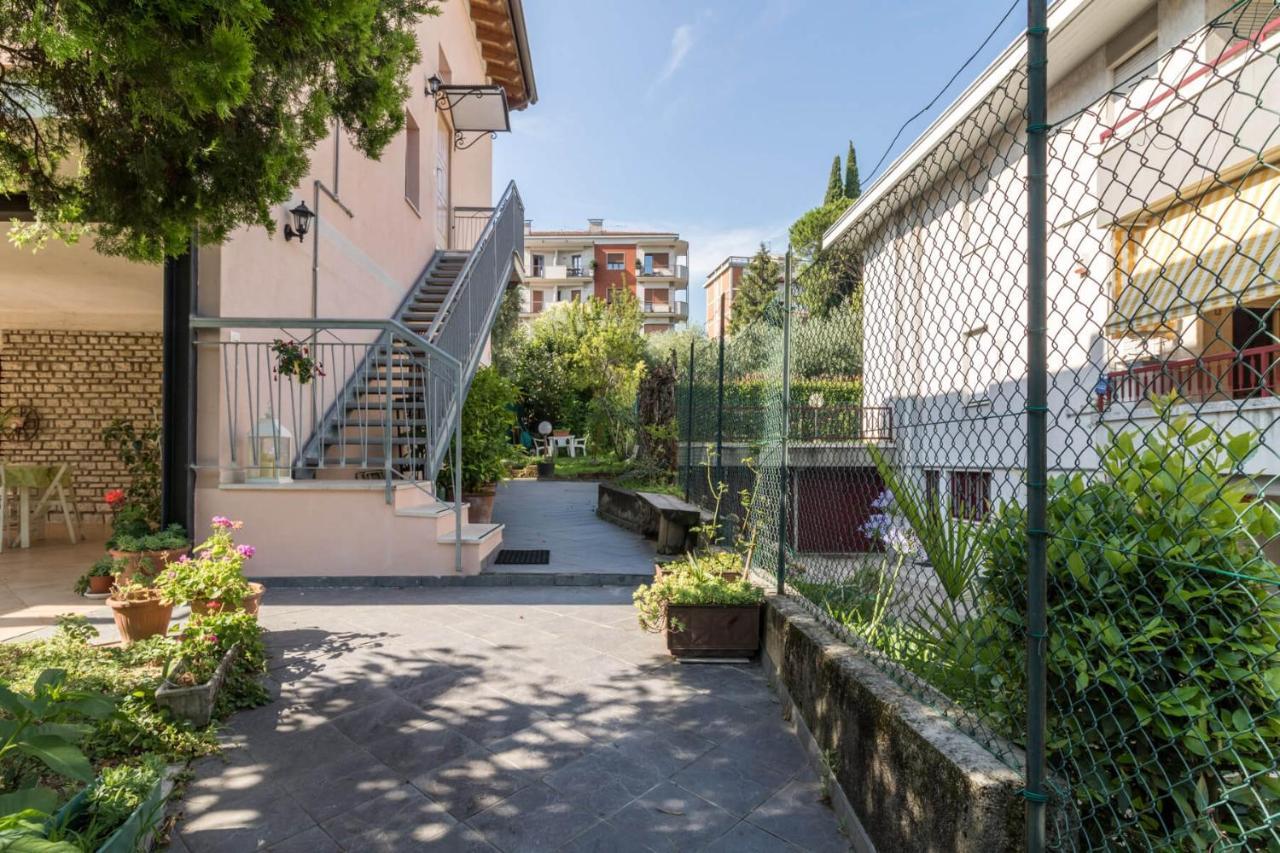 Appartamento Frank Ronyo Desenzano del Garda Esterno foto