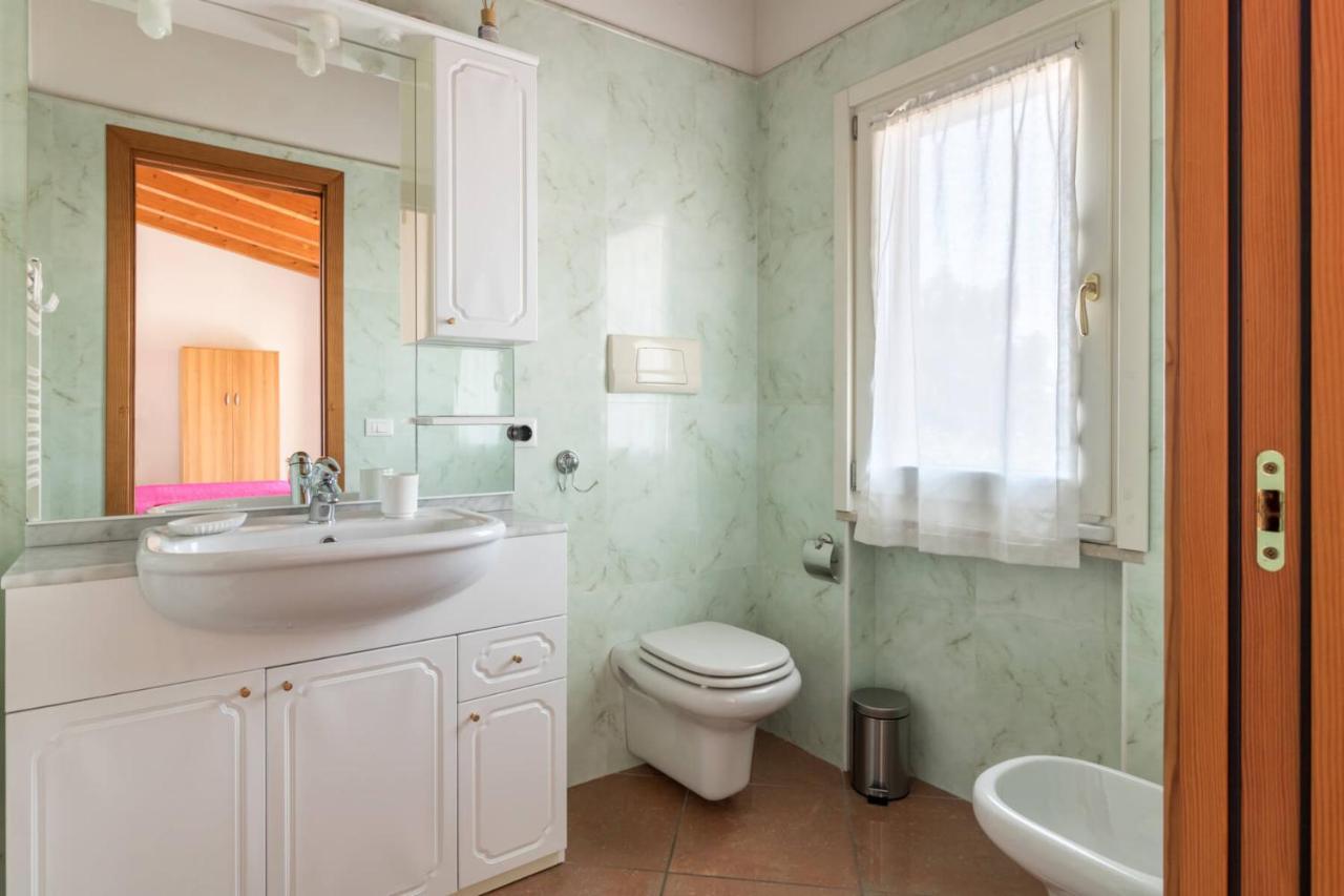 Appartamento Frank Ronyo Desenzano del Garda Esterno foto