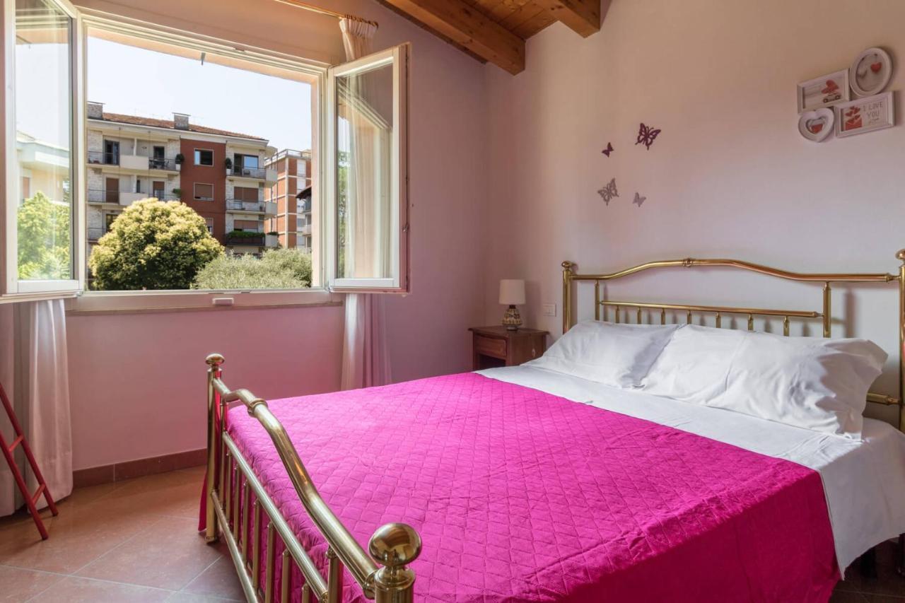 Appartamento Frank Ronyo Desenzano del Garda Esterno foto