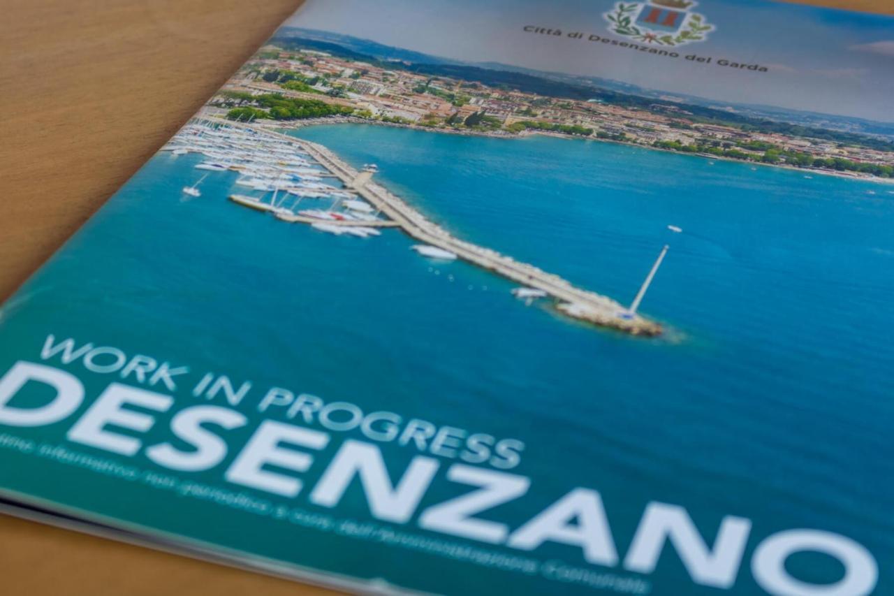 Appartamento Frank Ronyo Desenzano del Garda Esterno foto