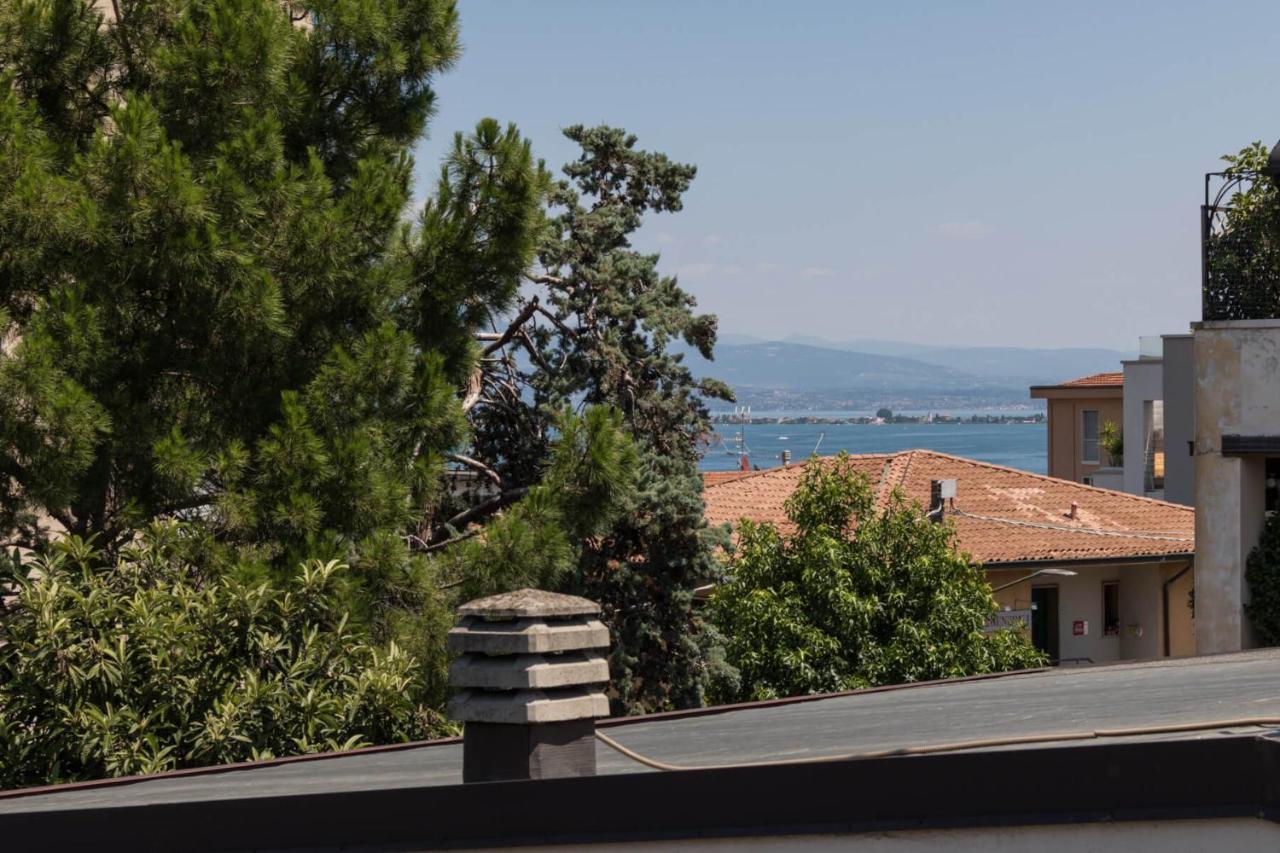 Appartamento Frank Ronyo Desenzano del Garda Esterno foto