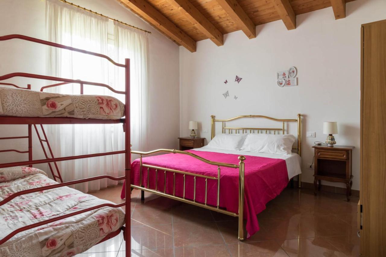 Appartamento Frank Ronyo Desenzano del Garda Esterno foto