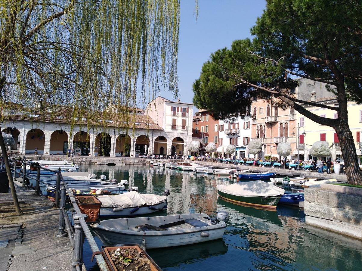 Appartamento Frank Ronyo Desenzano del Garda Esterno foto
